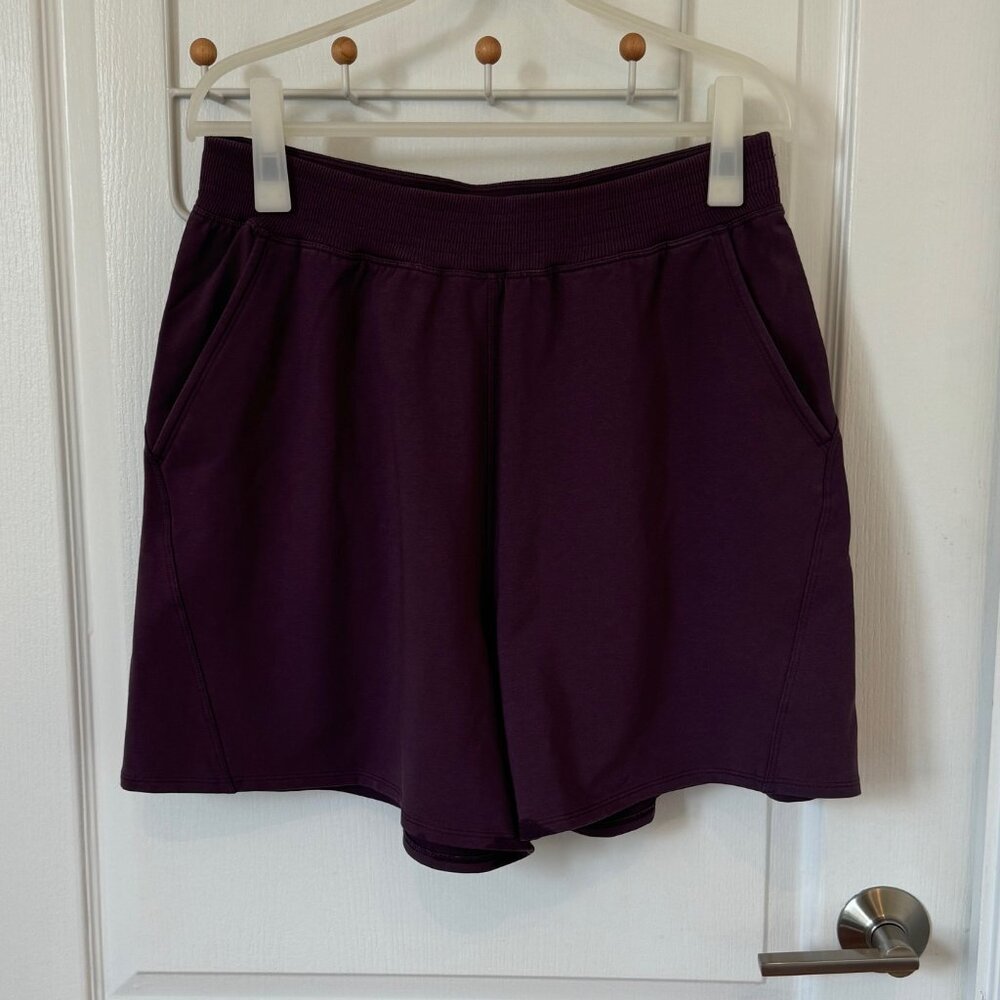 Lululemon Cotton Purple Short Size 10 in great condition